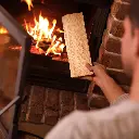 HEI33-Brennholz-Eiche-Ambiente2.webp